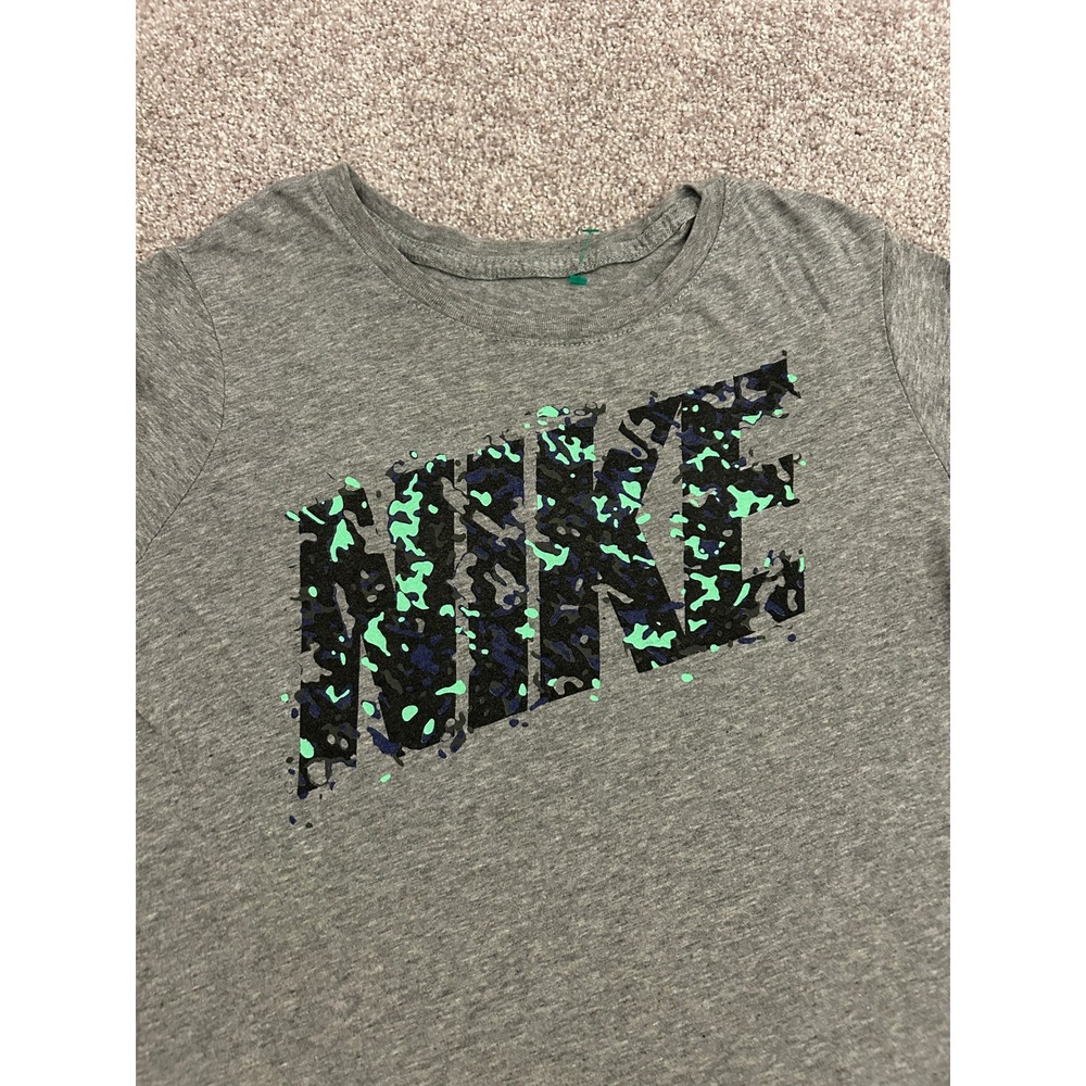 Nike Graphic Tee Boys XL Gray Excellent Splatter Camo Logo Athletic Cut Shirt